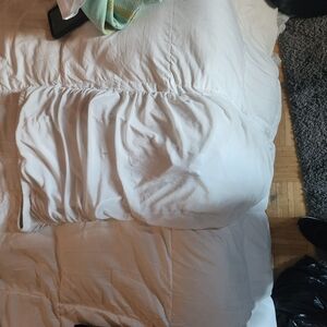 Luxurious White Bedding Set